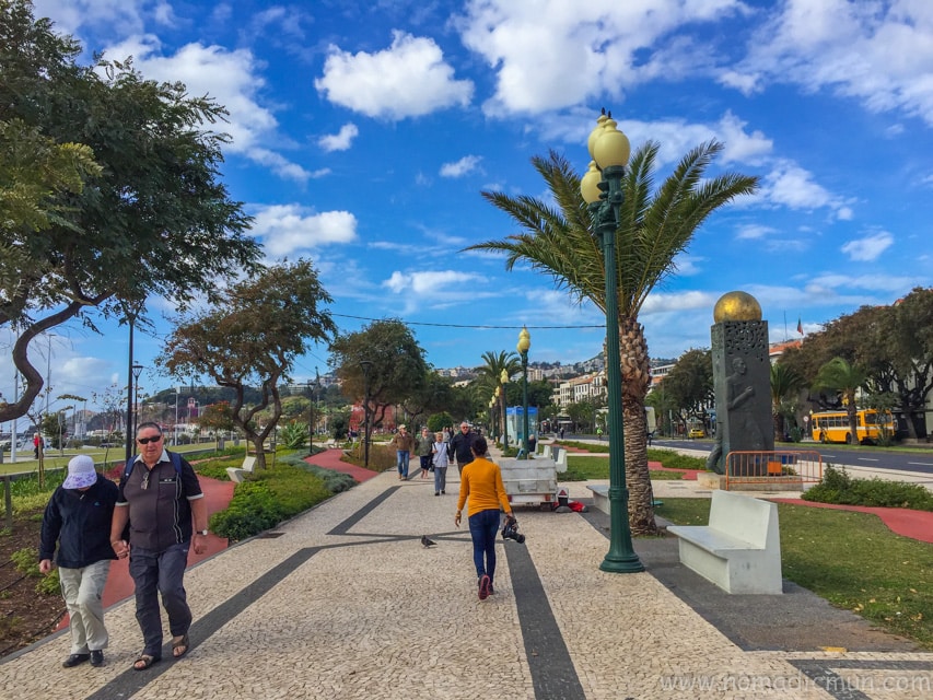 Funchal Travel Guide - 15 Best Attractions in Funchal 8 Avenida do mar in Funchal